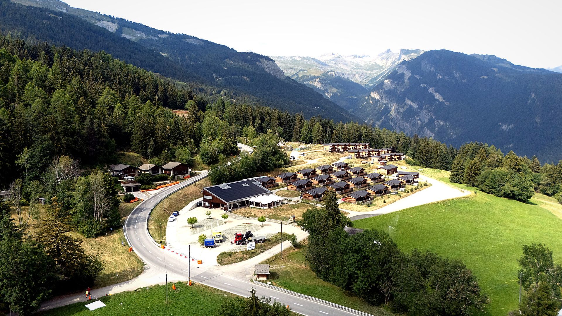 Vue aérienne du domaine des Chalets d'Anzère